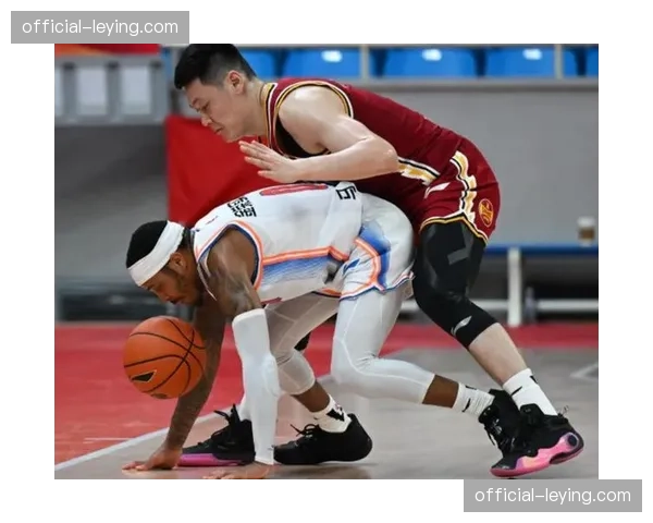 现代中锋转型空间枢纽,肘区持球激活四方向切入路线 现代中锋转型空间枢纽,肘区持球激活四方向切入路线