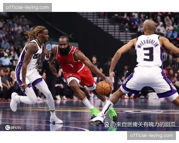 国王战胜快船，福克斯38分11助攻，国王升至西部第五