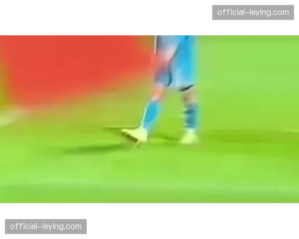 终场哨响，落败球队球员离场时流媒体直播镜头特写